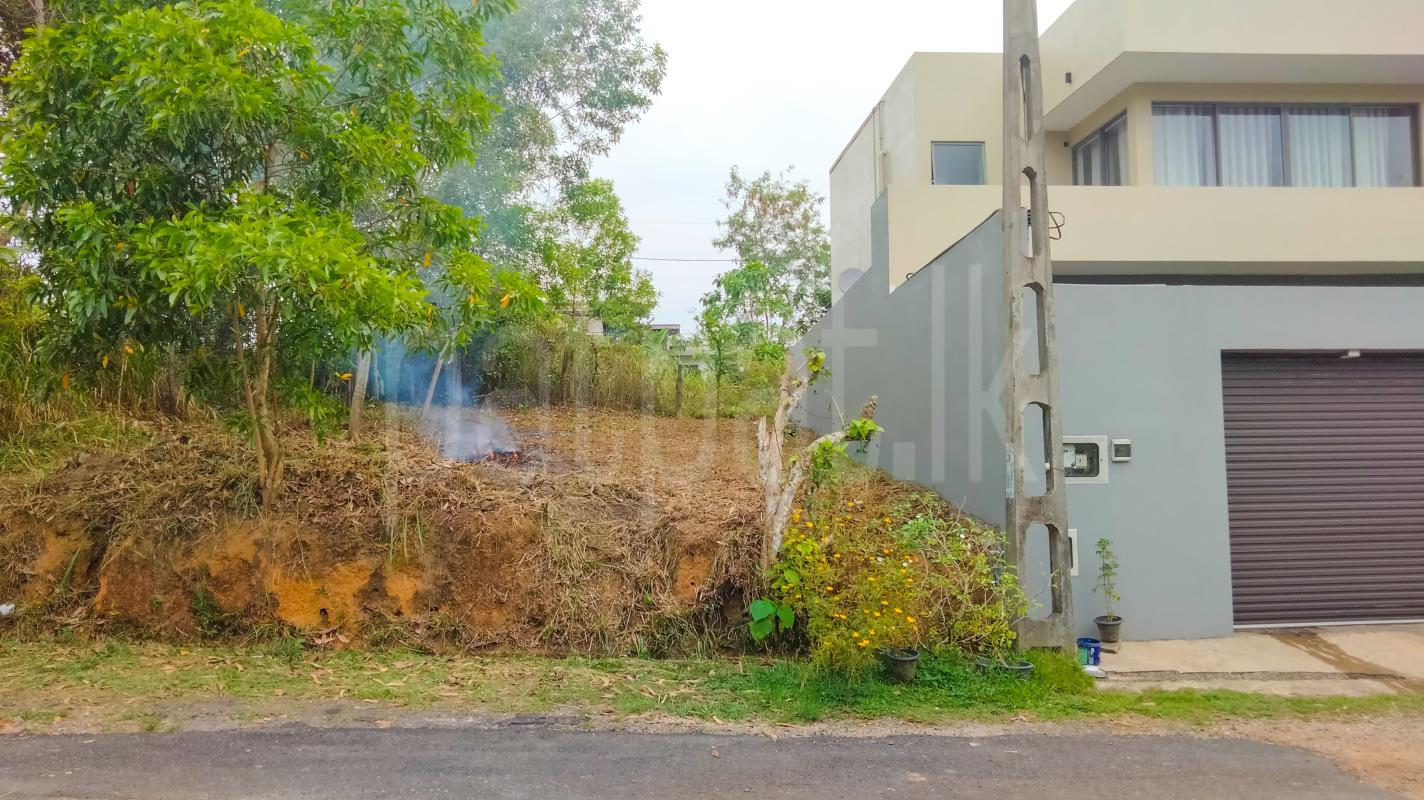 Residential Land for Sale in Athurugiriya ads-image-1