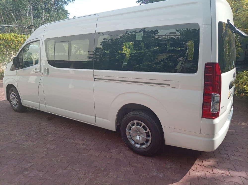 Toyota Commuter 2025 - Brand New Van sale in Sri Lanka - patpat.lk