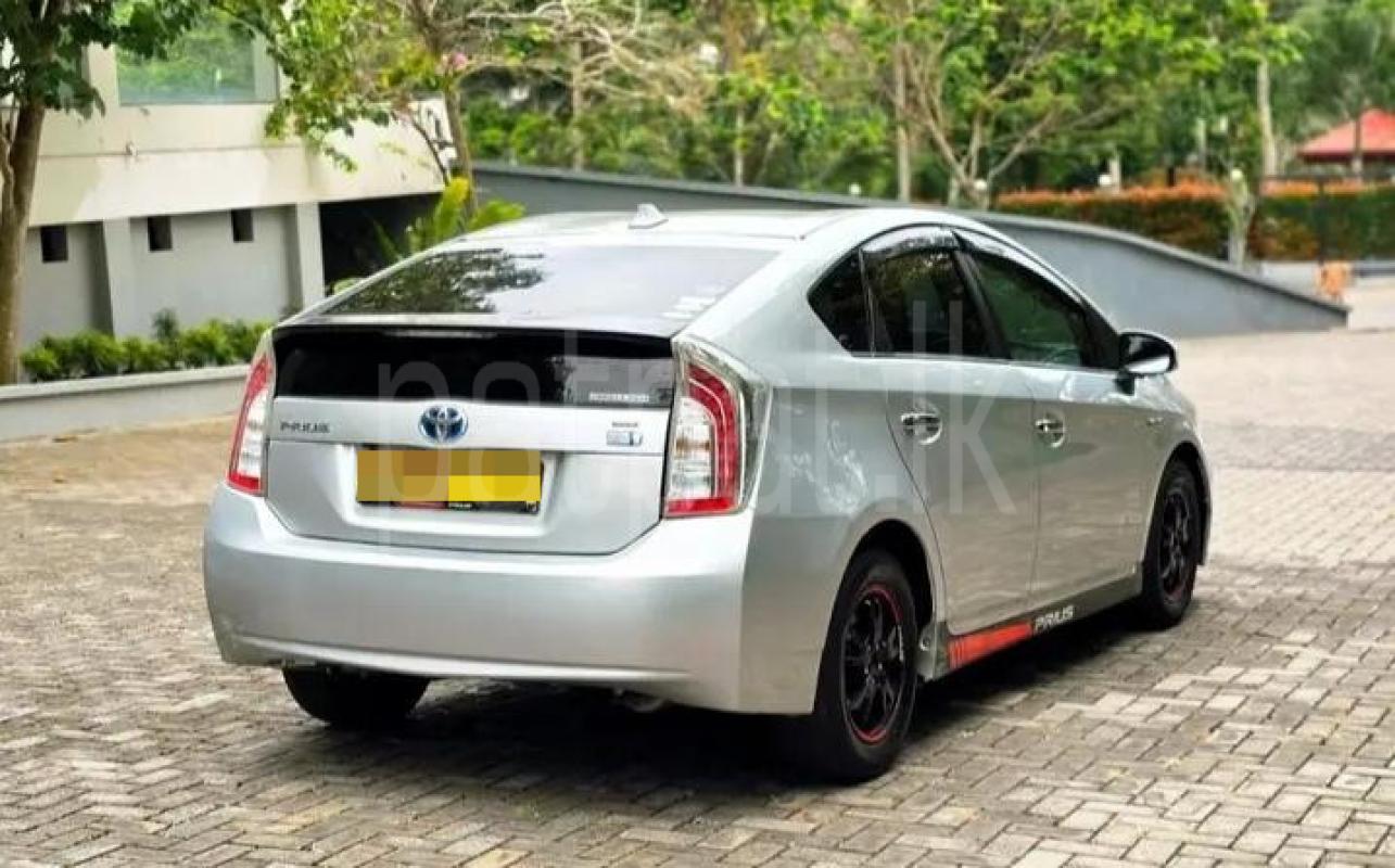 Toyota Prius 2013 - பயன்படுத்தப்பட்டது கார் sale in Sri Lanka - patpat.lk