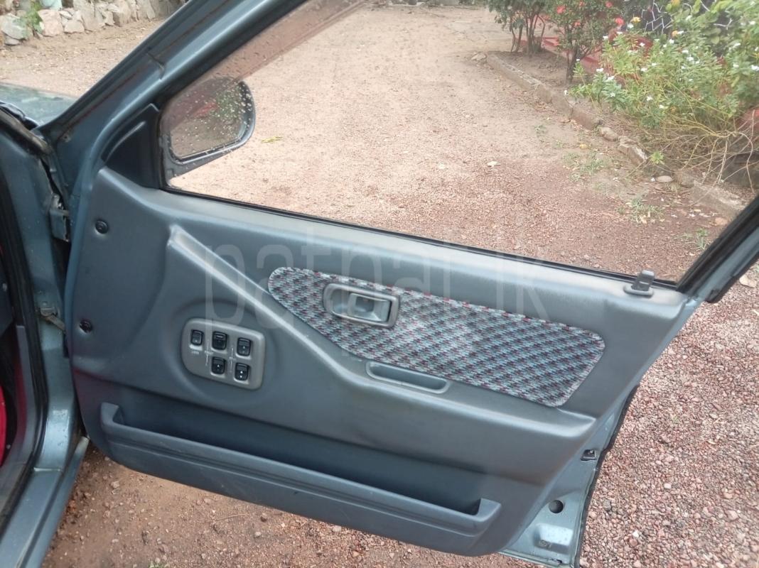 Daihatsu Charade 1994 - பயன்படுத்தப்பட்டது கார் sale in Sri Lanka - patpat.lk