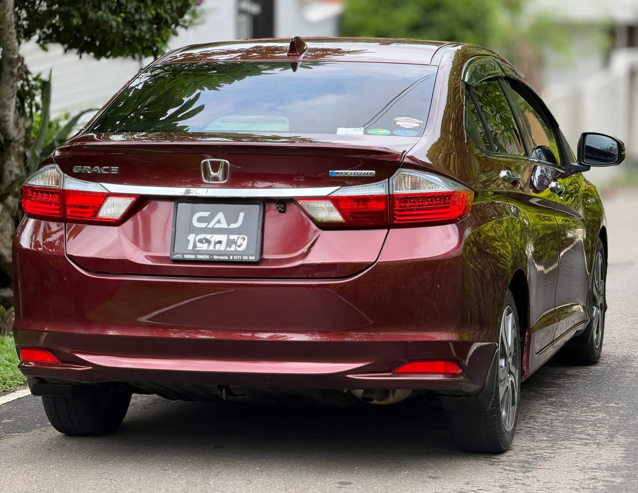 Honda Grace 2015 - பயன்படுத்தப்பட்டது கார் sale in Sri Lanka - patpat.lk