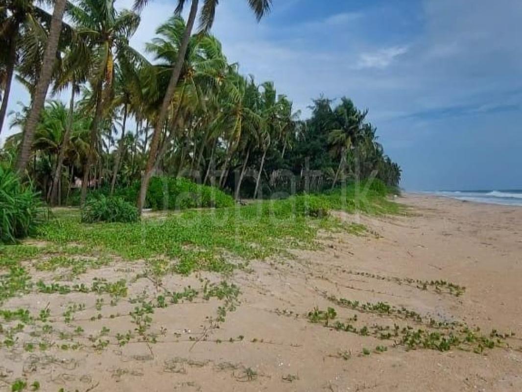 Hotel for Sale in Wadduwa