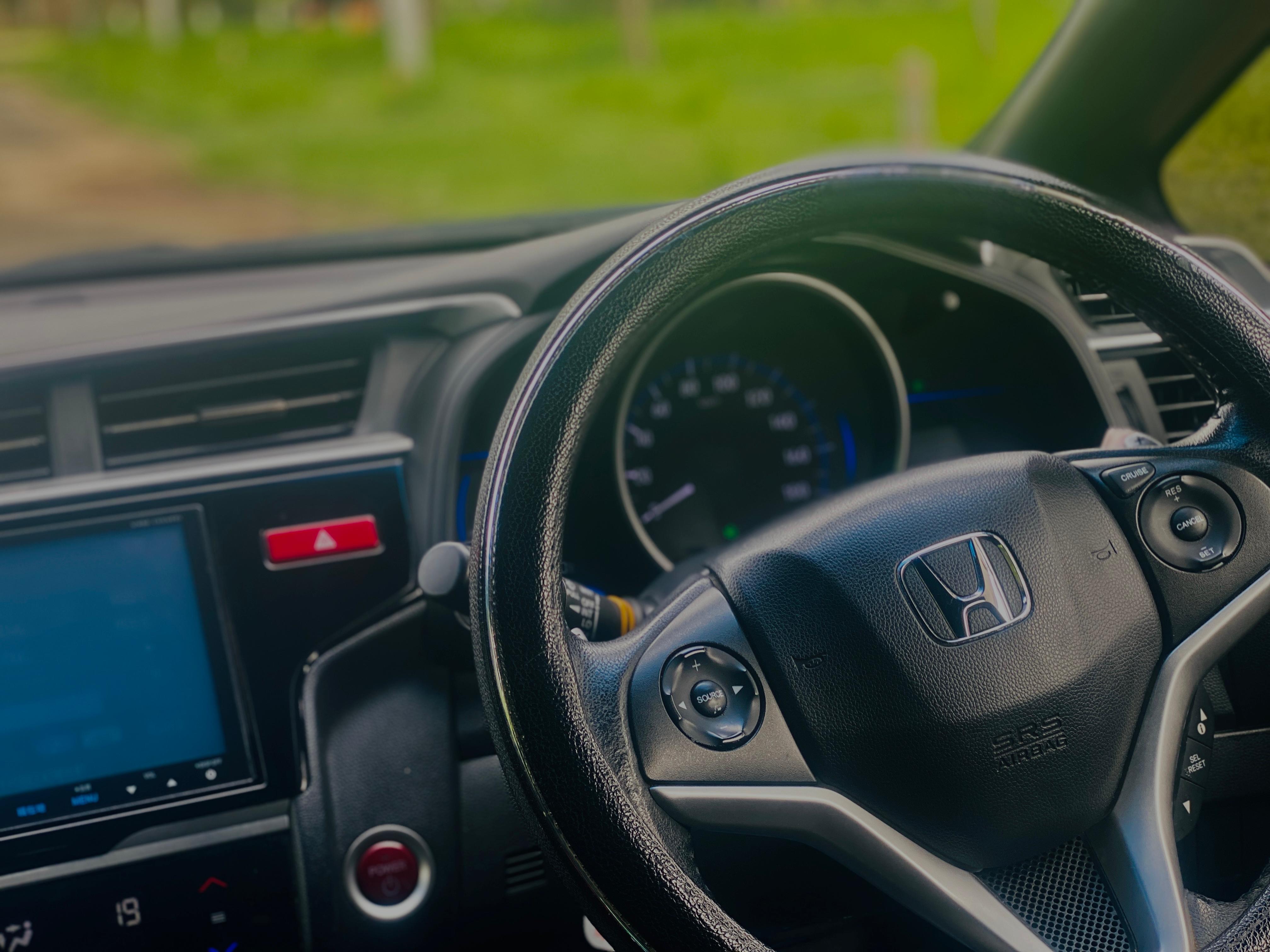 Honda Fit 2013 - பயன்படுத்தப்பட்டது கார் sale in Sri Lanka - patpat.lk