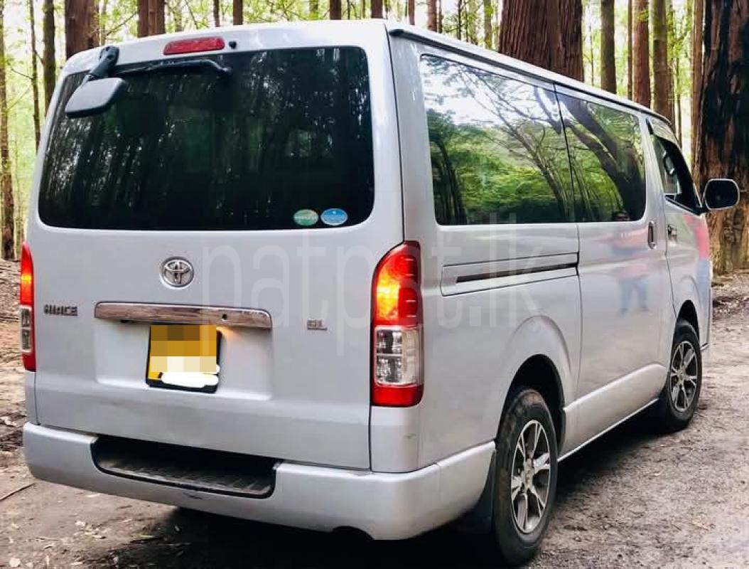 Toyota Hiace 2016 - பயன்படுத்தப்பட்டது வேன் sale in Sri Lanka - patpat.lk