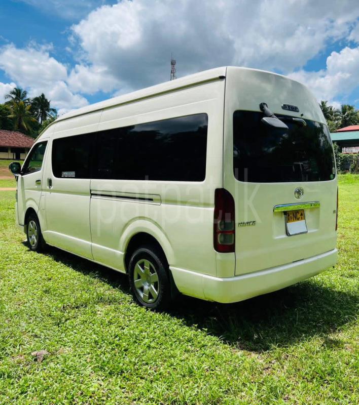 Toyota Hiace 2015 - பயன்படுத்தப்பட்டது வேன் sale in Sri Lanka - patpat.lk