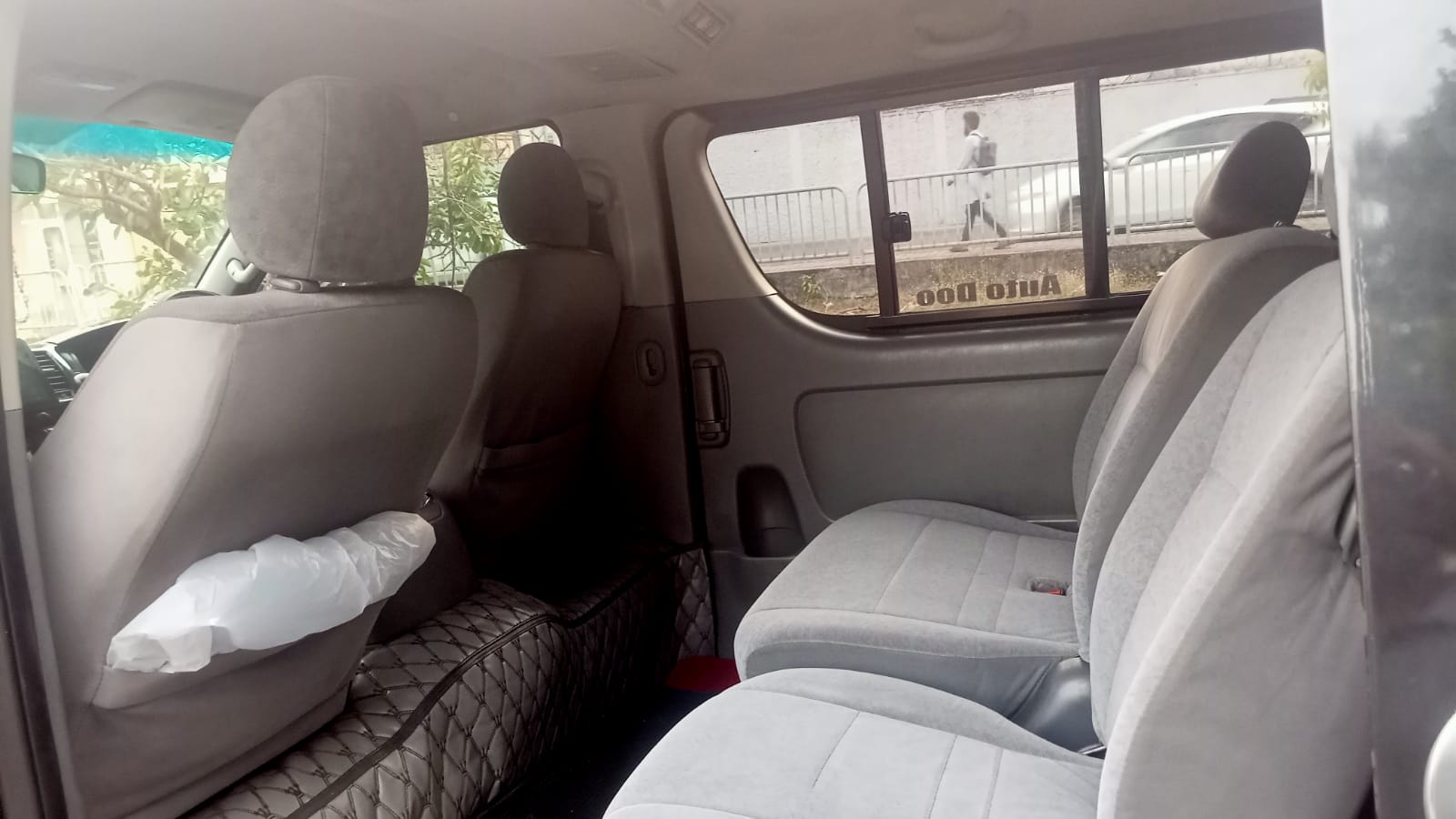 Toyota Hiace 2006 - Used Van sale in Sri Lanka - patpat.lk