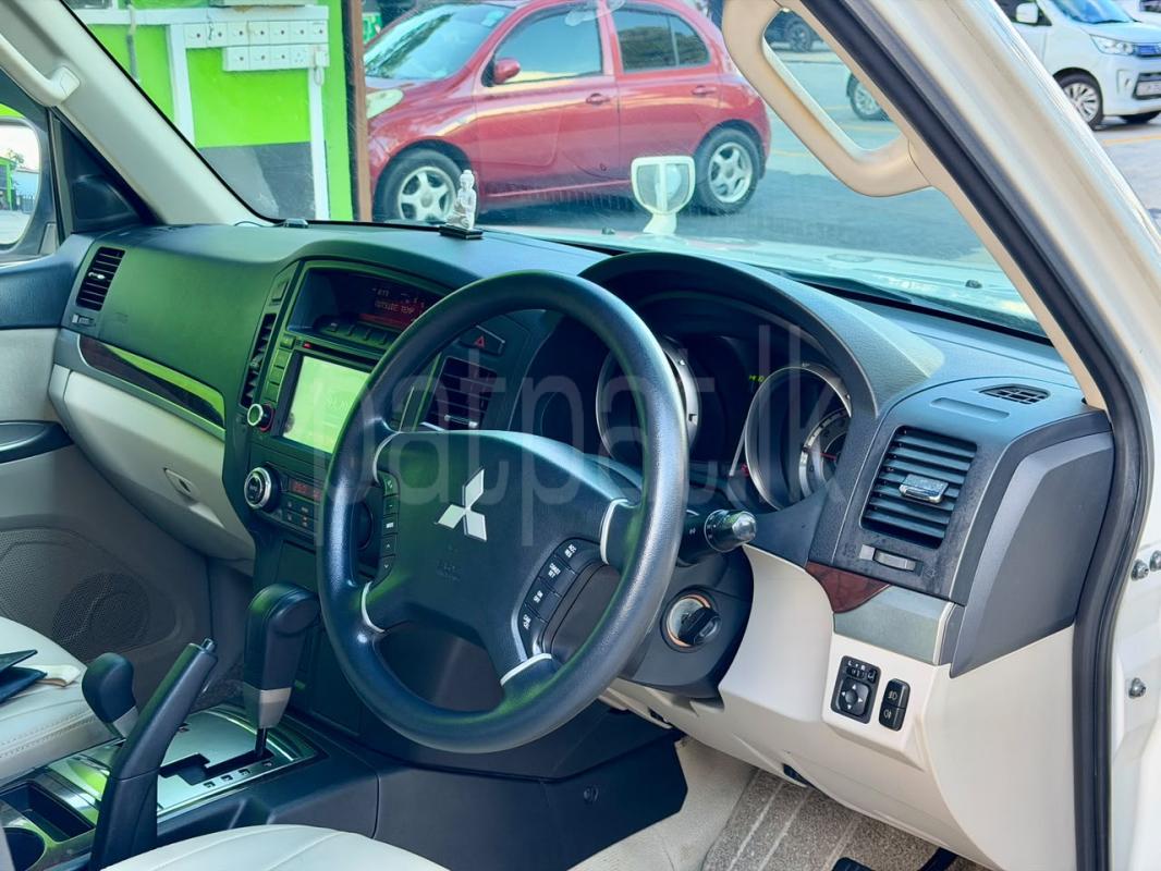 Mitsubishi Montero 2013 - பயன்படுத்தப்பட்டது SUV sale in Sri Lanka - patpat.lk