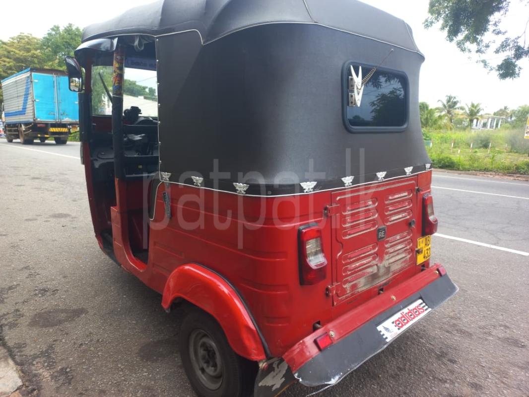 Bajaj Three Wheel 2015 - භාවිතා කරන ලද ත්‍රිරෝද රථය sale in Sri Lanka - patpat.lk