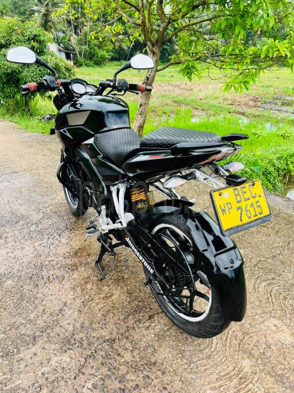 Bajaj Pulsar 2016 - பயன்படுத்தப்பட்டது பைக் sale in Sri Lanka - patpat.lk