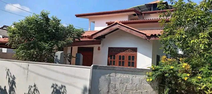 House for Sale in Athurugiriya