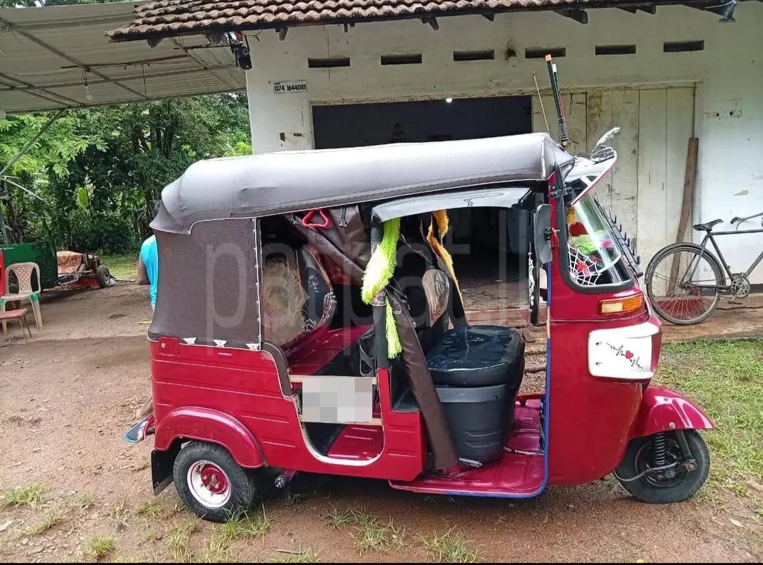 Bajaj 4 stroke 2015 - භාවිතා කරන ලද ත්‍රිරෝද රථය sale in Sri Lanka - patpat.lk