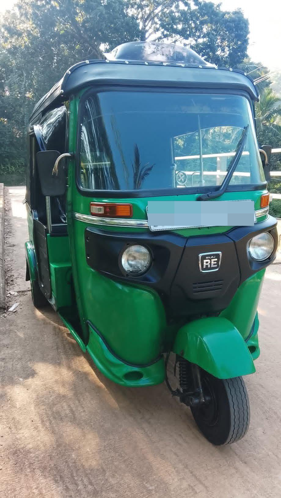 Bajaj Three Wheel 2015 - பயன்படுத்தப்பட்டது முச்சக்கர வண்டி sale in Sri Lanka - patpat.lk