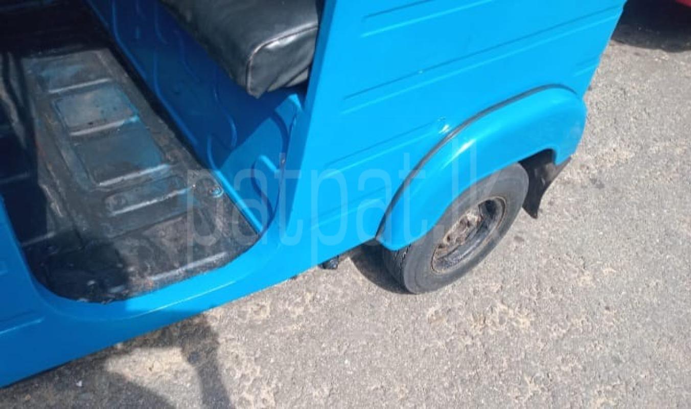 Bajaj 4 stroke 2013 - භාවිතා කරන ලද ත්‍රිරෝද රථය sale in Sri Lanka - patpat.lk