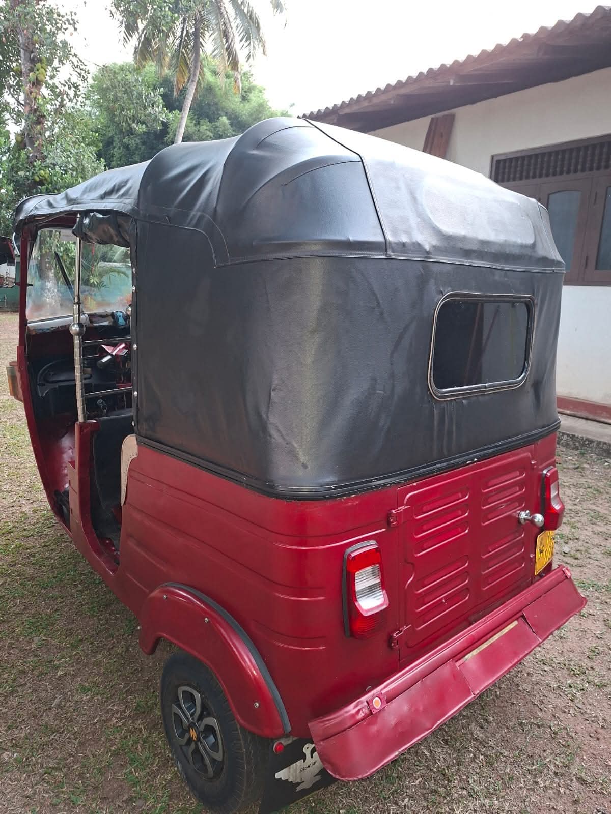 Bajaj Three Wheel 2011 - Used Three wheeler sale in Sri Lanka - patpat.lk