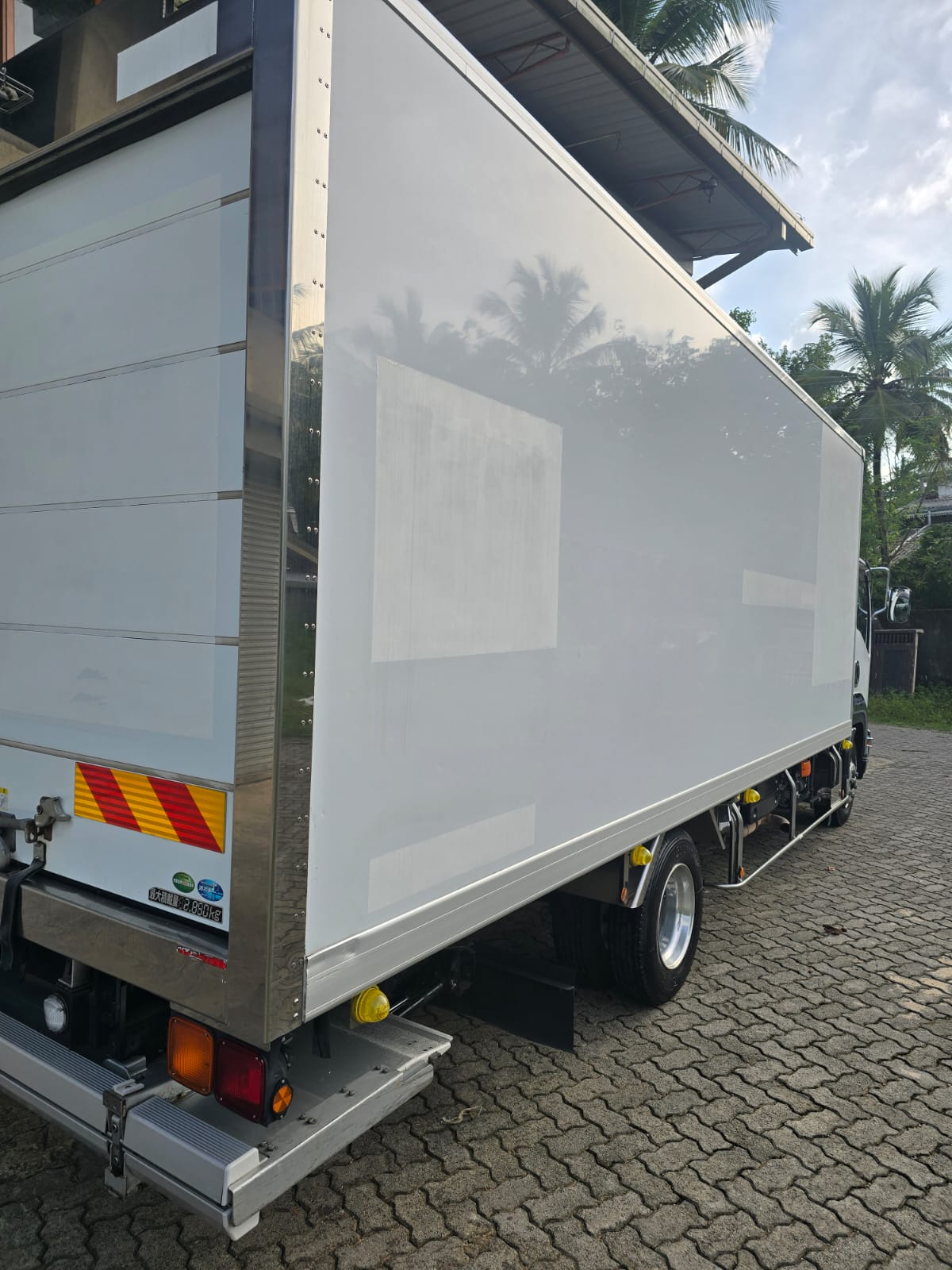 Isuzu Forward 2020 - சான்றளிக்கப்பட்டது டிரக் sale in Sri Lanka - patpat.lk