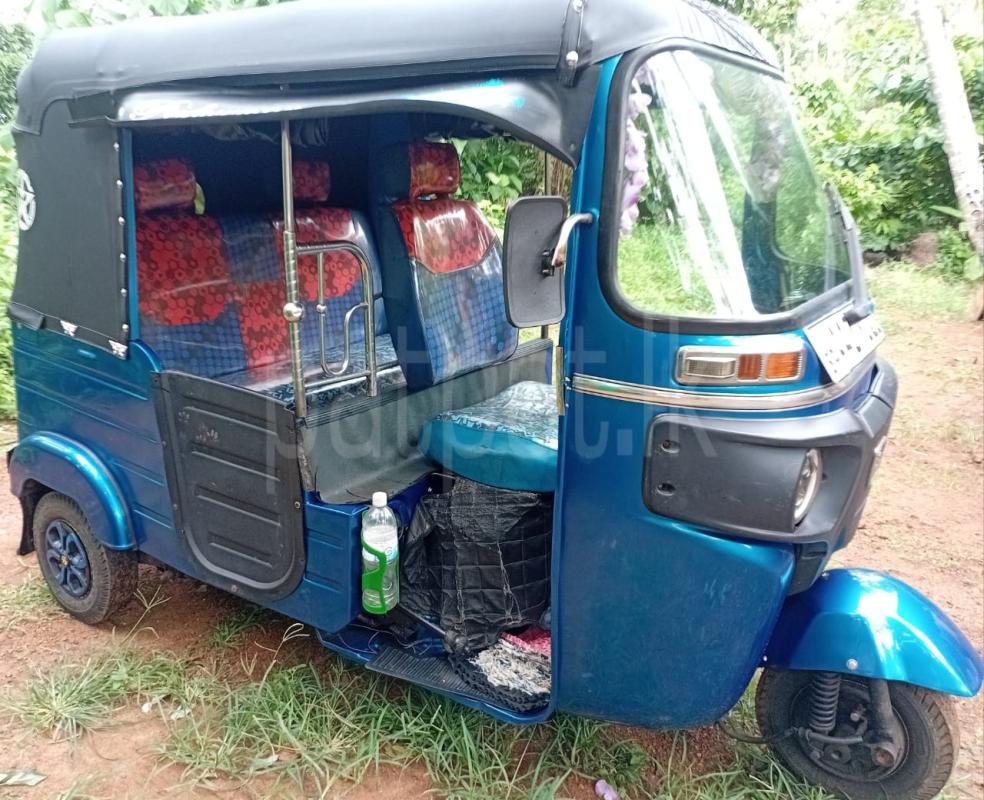 Bajaj Three Wheel 2015 - பயன்படுத்தப்பட்டது முச்சக்கர வண்டி sale in Sri Lanka - patpat.lk