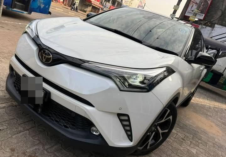 Toyota CHR 2018 - Used SUV sale in Sri Lanka - patpat.lk