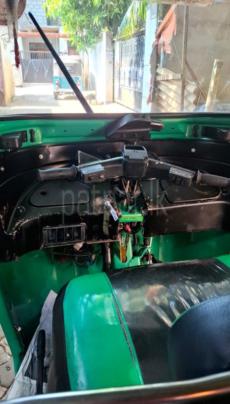 Bajaj Three Wheel 2016 - பயன்படுத்தப்பட்டது முச்சக்கர வண்டி sale in Sri Lanka - patpat.lk