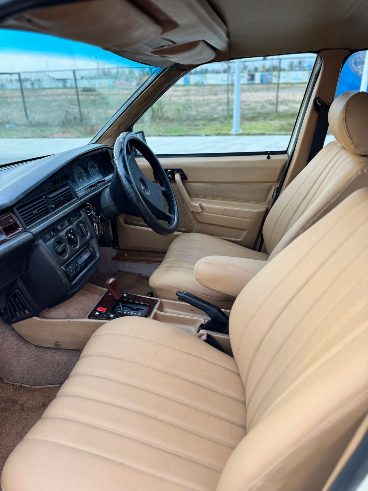 Mercedes Benz W Class 1992 - Used Car sale in Sri Lanka - patpat.lk