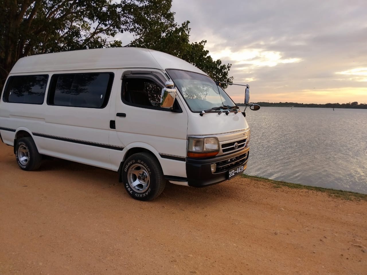 Toyota Hiace 1995 ads-image-1