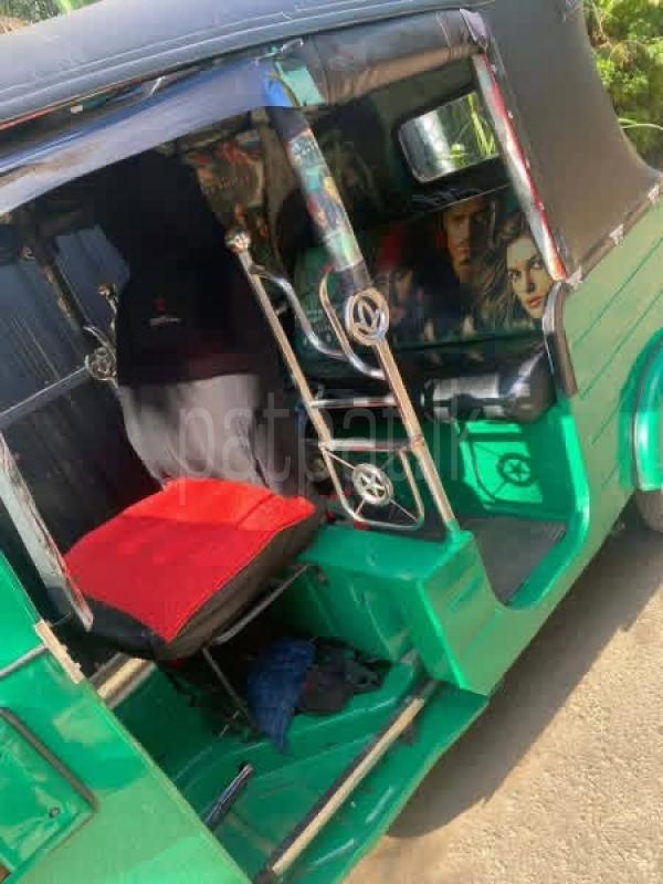 Bajaj Three Wheel 2009 - பயன்படுத்தப்பட்டது முச்சக்கர வண்டி sale in Sri Lanka - patpat.lk