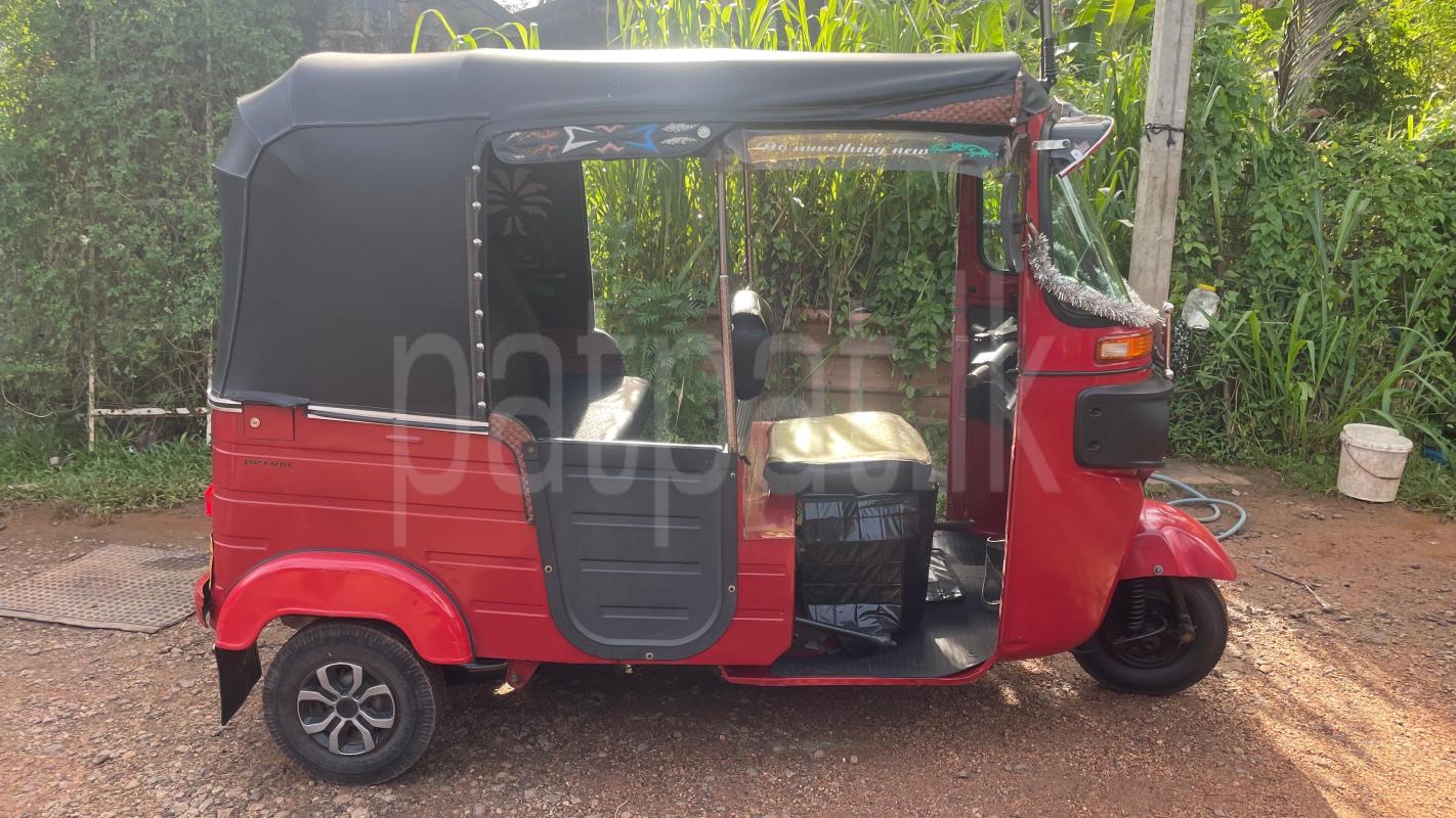 Bajaj Three Wheel 2014 - பயன்படுத்தப்பட்டது முச்சக்கர வண்டி sale in Sri Lanka - patpat.lk