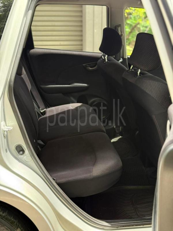 Honda Fit 2011 - பயன்படுத்தப்பட்டது கார் sale in Sri Lanka - patpat.lk