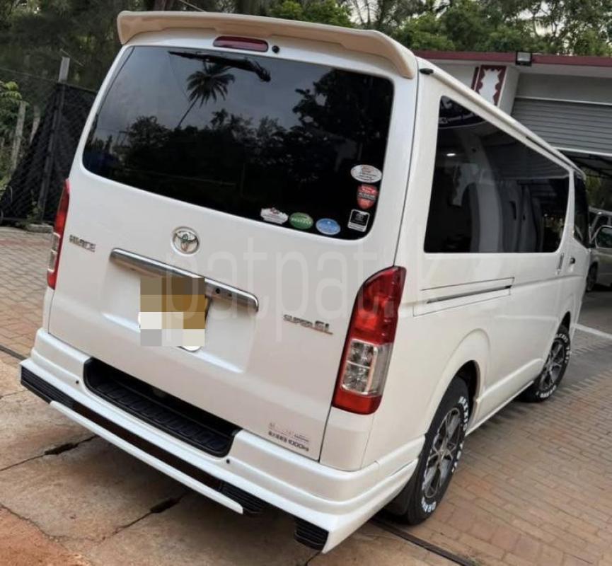 Toyota Hiace 2017 - பயன்படுத்தப்பட்டது வேன் sale in Sri Lanka - patpat.lk