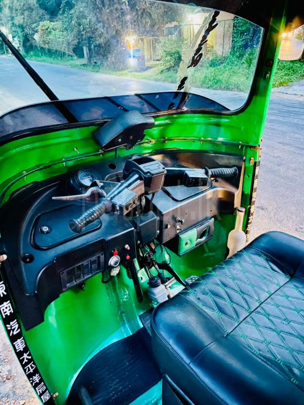Bajaj 4 stroke 2012 - பயன்படுத்தப்பட்டது முச்சக்கர வண்டி sale in Sri Lanka - patpat.lk