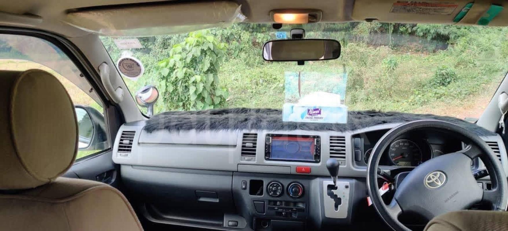 Toyota Hiace 2013 - பயன்படுத்தப்பட்டது வேன் sale in Sri Lanka - patpat.lk