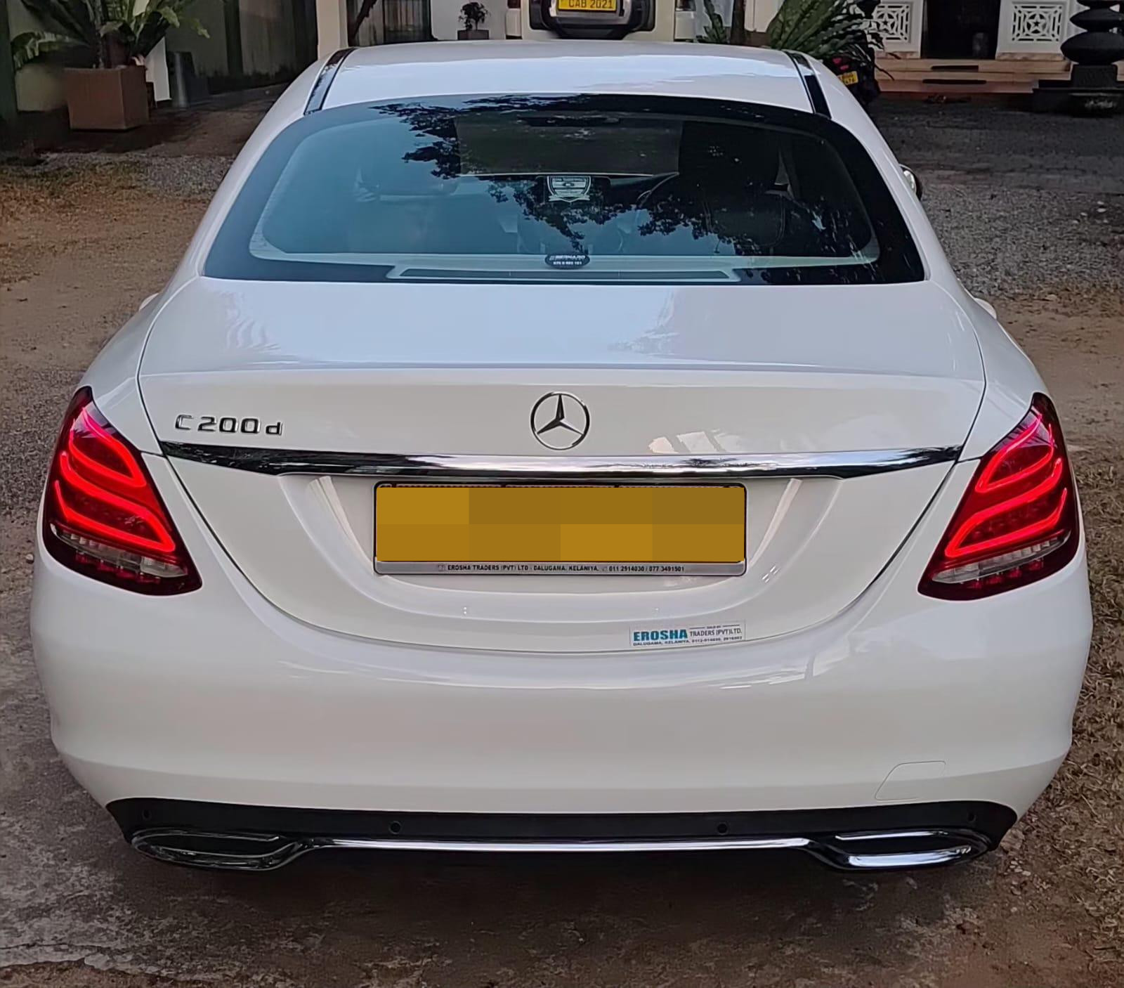 Mercedes Benz C200 2017 - භාවිතා කරන ලද කාර් sale in Sri Lanka - patpat.lk