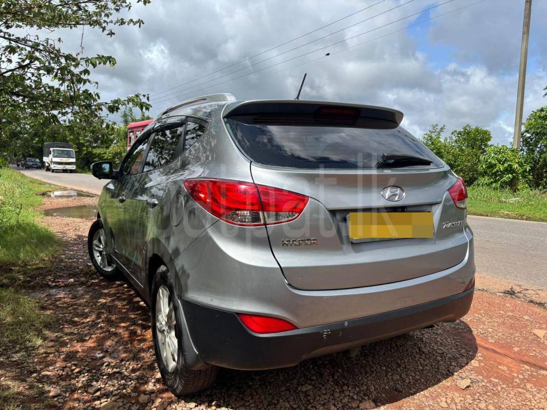 Hyundai Tucson 2011 - பயன்படுத்தப்பட்டது SUV sale in Sri Lanka - patpat.lk