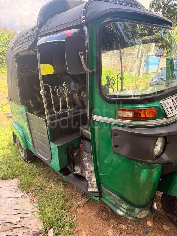 Bajaj Three Wheel 2015 - பயன்படுத்தப்பட்டது முச்சக்கர வண்டி sale in Sri Lanka - patpat.lk