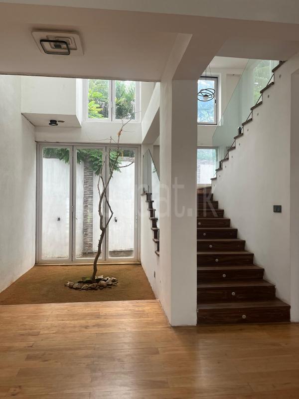 House for Sale in Colombo Fort (Colombo 01)