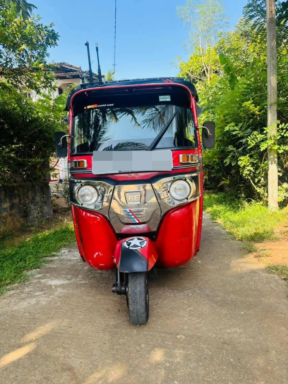 Bajaj Three Wheel 2014 - பயன்படுத்தப்பட்டது முச்சக்கர வண்டி sale in Sri Lanka - patpat.lk