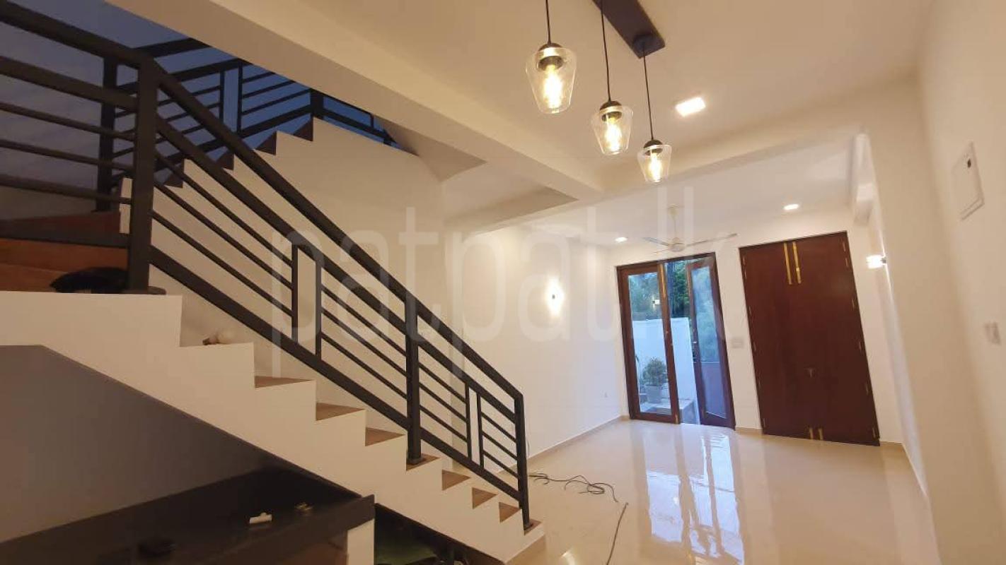 House for Sale in Hokandara ads-image-1