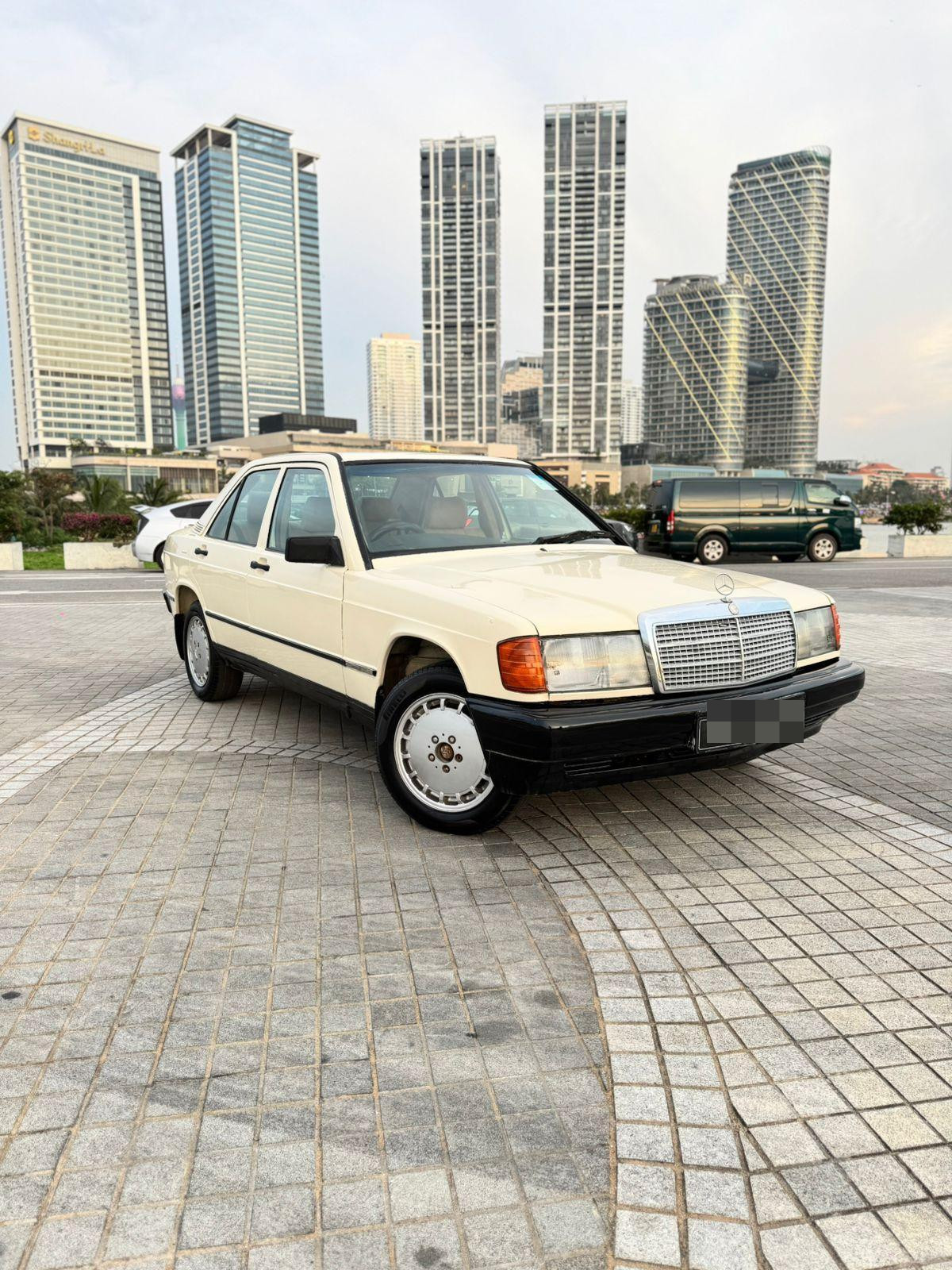 Mercedes Benz W Class 1992 ads-image-1