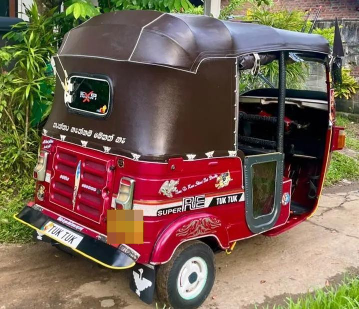 Bajaj 4 stroke 2012 - Reconditioned Three wheeler sale in Sri Lanka - patpat.lk