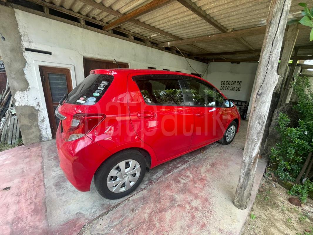 Toyota Vitz 2015 - பயன்படுத்தப்பட்டது கார் sale in Sri Lanka - patpat.lk
