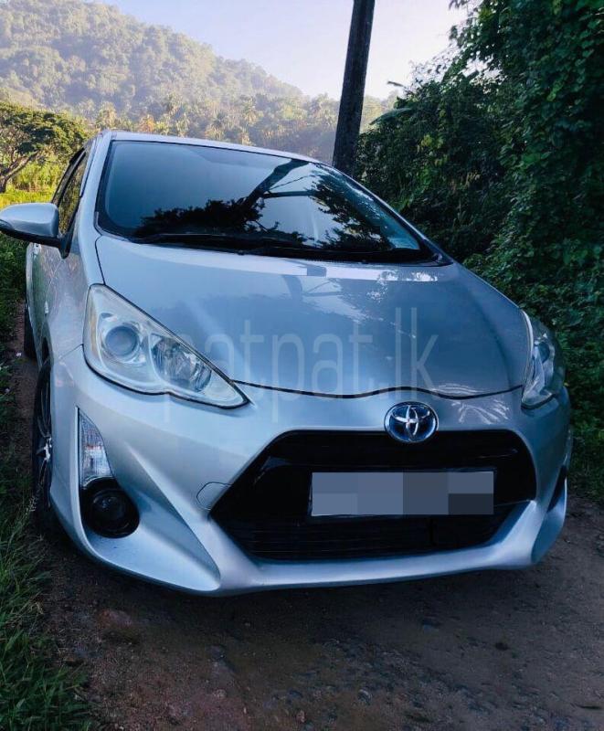Toyota Aqua 2015 - பயன்படுத்தப்பட்டது கார் sale in Sri Lanka - patpat.lk