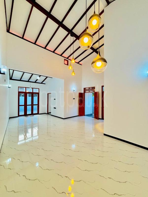 House for Sale in Athurugiriya