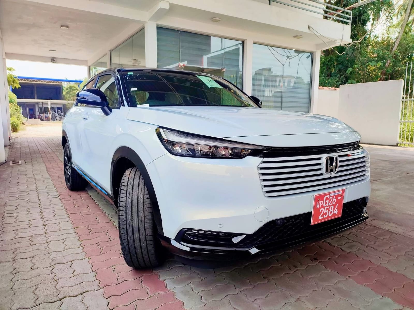 Honda Vezel 2025 ads-image-1