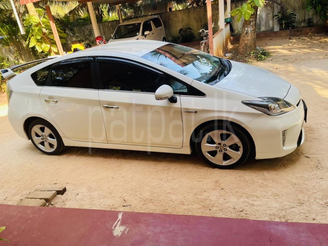 Toyota Prius 2014 - பயன்படுத்தப்பட்டது கார் sale in Sri Lanka - patpat.lk