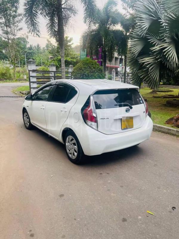 Toyota Aqua 2015 - නැවත සකස් කල කාර් sale in Sri Lanka - patpat.lk