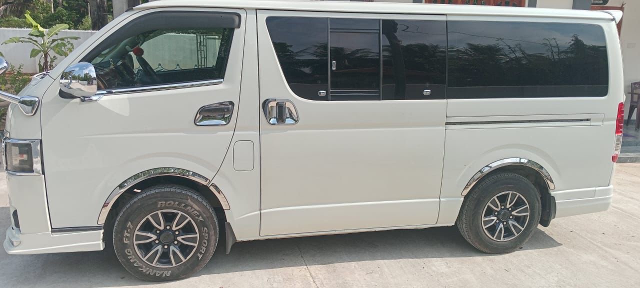 Toyota Hiace 2007 - பயன்படுத்தப்பட்டது வேன் sale in Sri Lanka - patpat.lk