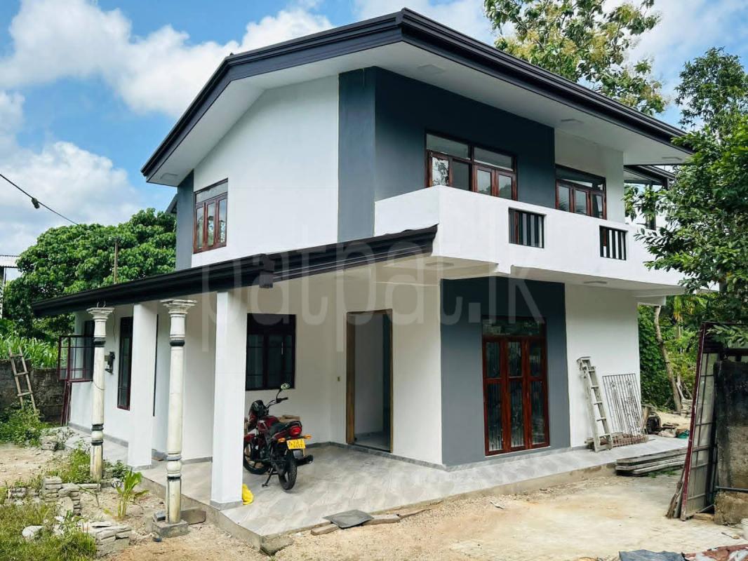 House for Sale in Athurugiriya