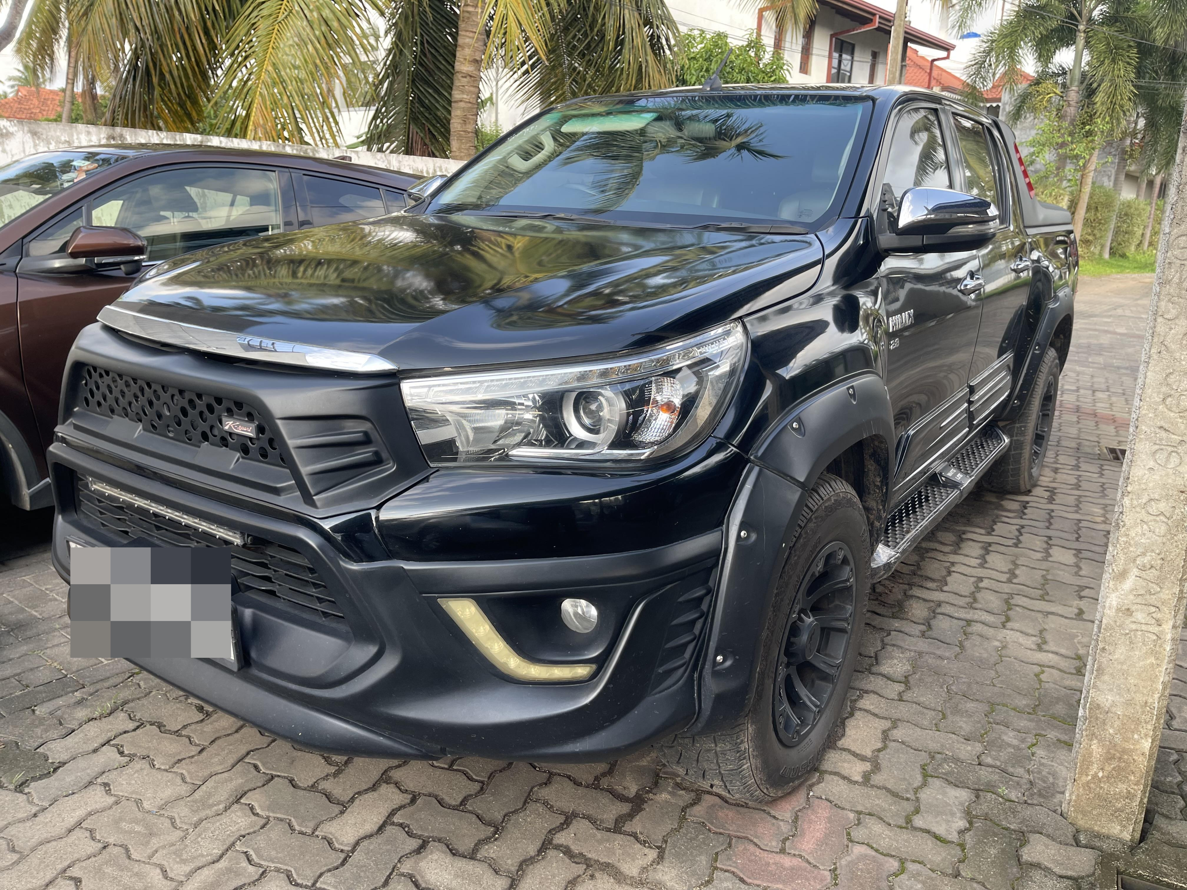 Toyota Hilux 2017 - மறுசீரமைக்கப்பட்டது சரக்கு போக்குவரத்து sale in Sri Lanka - patpat.lk