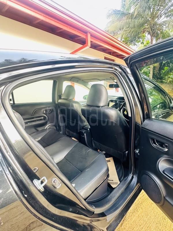 Toyota Aqua 2014 - பயன்படுத்தப்பட்டது கார் sale in Sri Lanka - patpat.lk