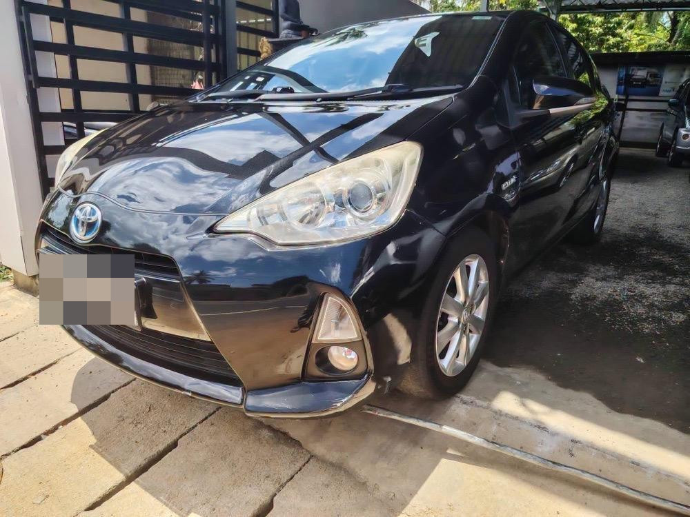 Toyota Prius 2011 ads-image-1