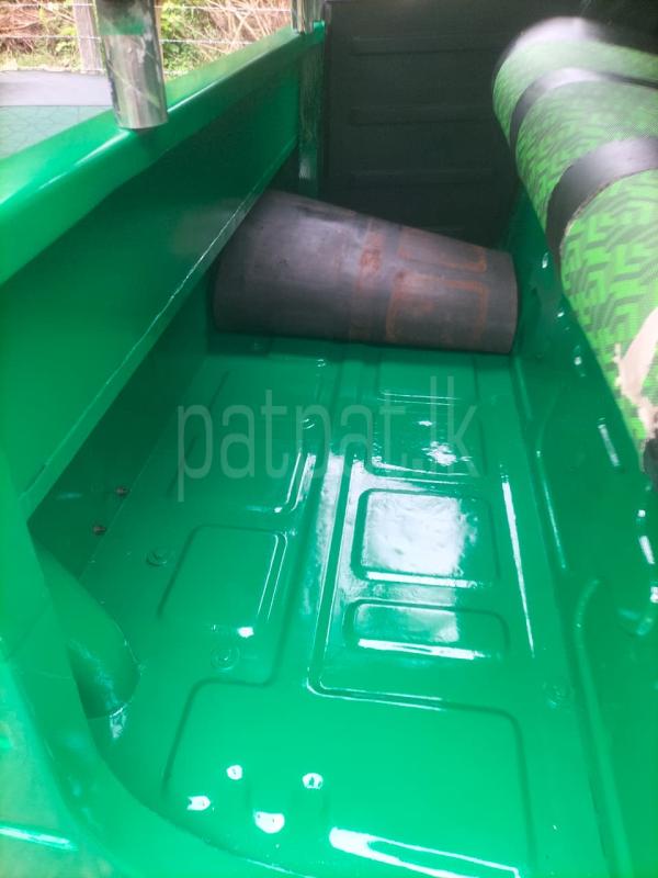 Bajaj 4 stroke 2012 - Used Three wheeler sale in Sri Lanka - patpat.lk